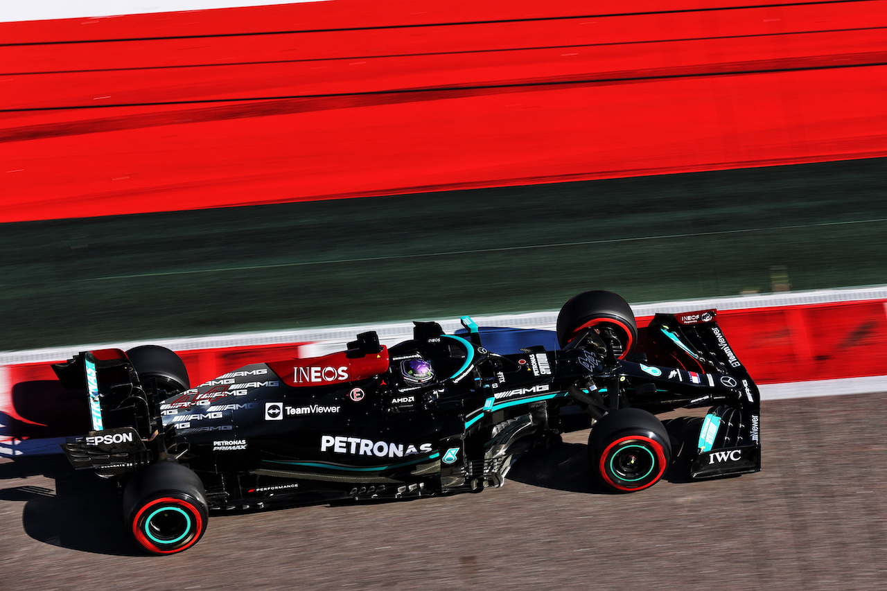 GP RUSSIA, Lewis Hamilton (GBR) Mercedes AMG F1 W12.
24.09.2021. Formula 1 World Championship, Rd 15, Russian Grand Prix, Sochi Autodrom, Sochi, Russia, Practice Day.
- www.xpbimages.com, EMail: requests@xpbimages.com © Copyright: Batchelor / XPB Images