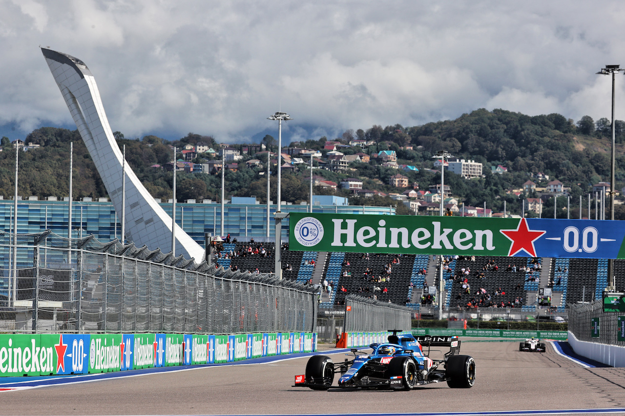 GP RUSSIA, Fernando Alonso (ESP) Alpine F1 Team A521.
24.09.2021. Formula 1 World Championship, Rd 15, Russian Grand Prix, Sochi Autodrom, Sochi, Russia, Practice Day.
- www.xpbimages.com, EMail: requests@xpbimages.com © Copyright: Batchelor / XPB Images