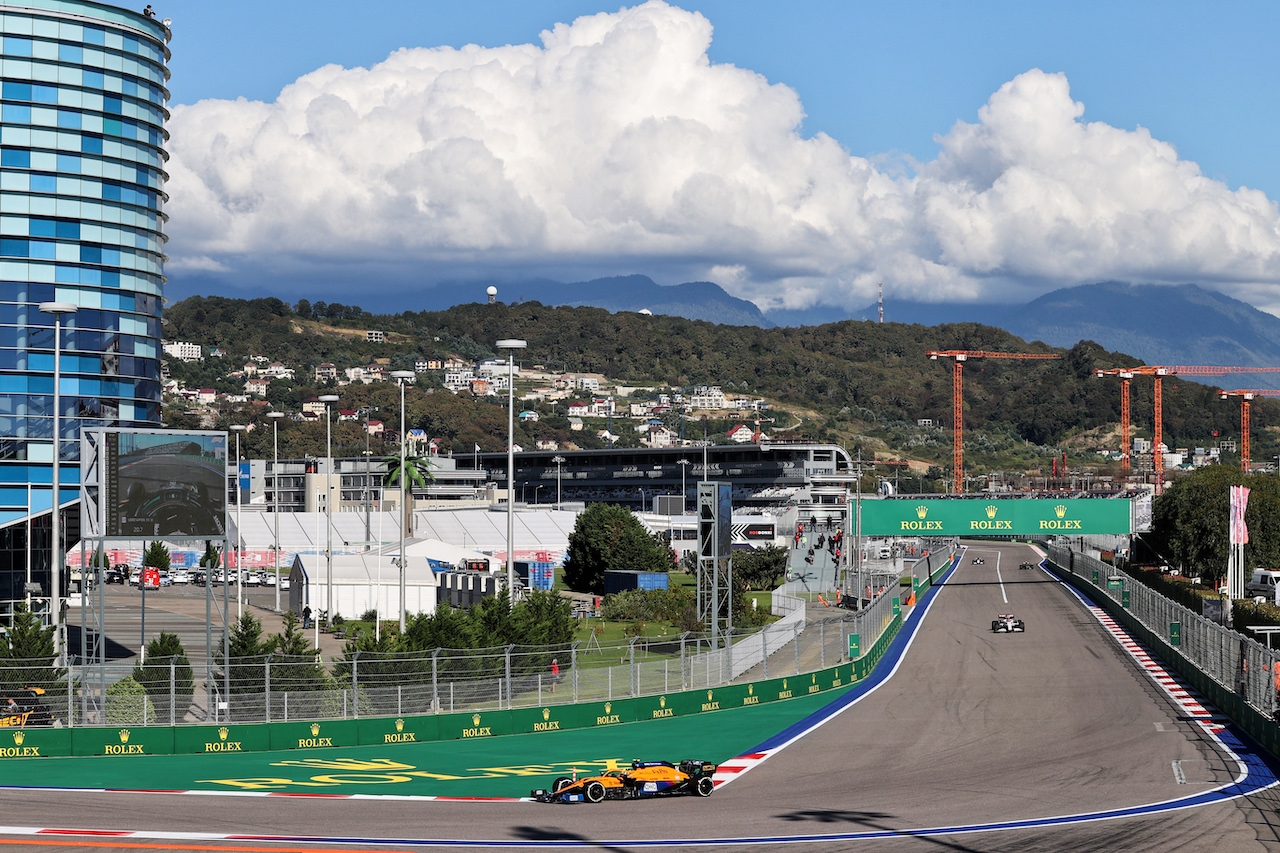 GP RUSSIA, Lando Norris (GBR) McLaren MCL35M.
24.09.2021. Formula 1 World Championship, Rd 15, Russian Grand Prix, Sochi Autodrom, Sochi, Russia, Practice Day.
- www.xpbimages.com, EMail: requests@xpbimages.com © Copyright: Moy / XPB Images