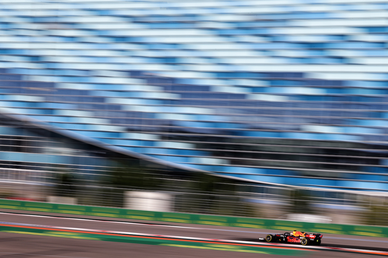GP RUSSIA, Max Verstappen (NLD) Red Bull Racing RB16B.
24.09.2021. Formula 1 World Championship, Rd 15, Russian Grand Prix, Sochi Autodrom, Sochi, Russia, Practice Day.
- www.xpbimages.com, EMail: requests@xpbimages.com © Copyright: Moy / XPB Images