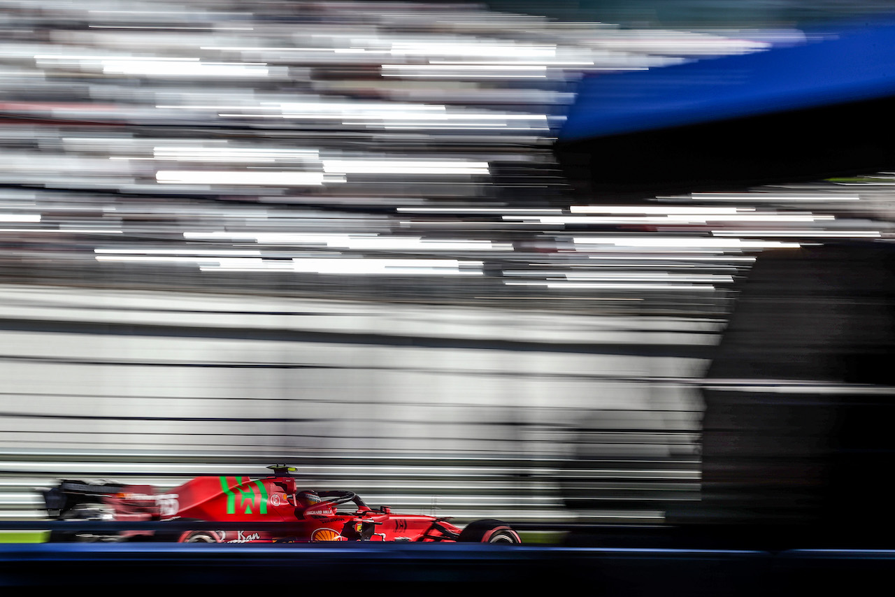 GP RUSSIA, Carlos Sainz Jr (ESP) Ferrari SF-21.
24.09.2021. Formula 1 World Championship, Rd 15, Russian Grand Prix, Sochi Autodrom, Sochi, Russia, Practice Day.
- www.xpbimages.com, EMail: requests@xpbimages.com © Copyright: Charniaux / XPB Images