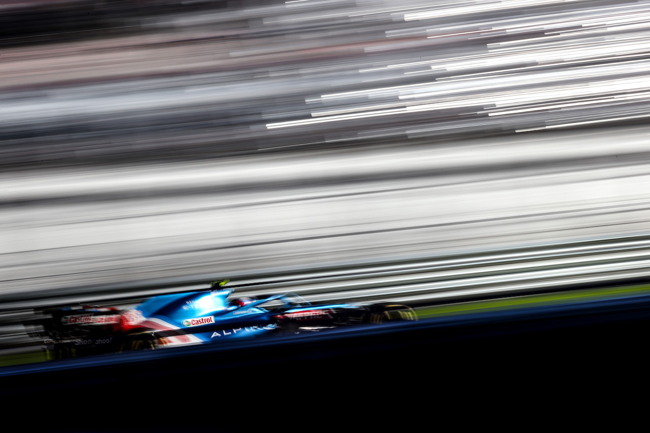 GP RUSSIA, Esteban Ocon (FRA) Alpine F1 Team A521.
24.09.2021. Formula 1 World Championship, Rd 15, Russian Grand Prix, Sochi Autodrom, Sochi, Russia, Practice Day.
- www.xpbimages.com, EMail: requests@xpbimages.com © Copyright: Charniaux / XPB Images