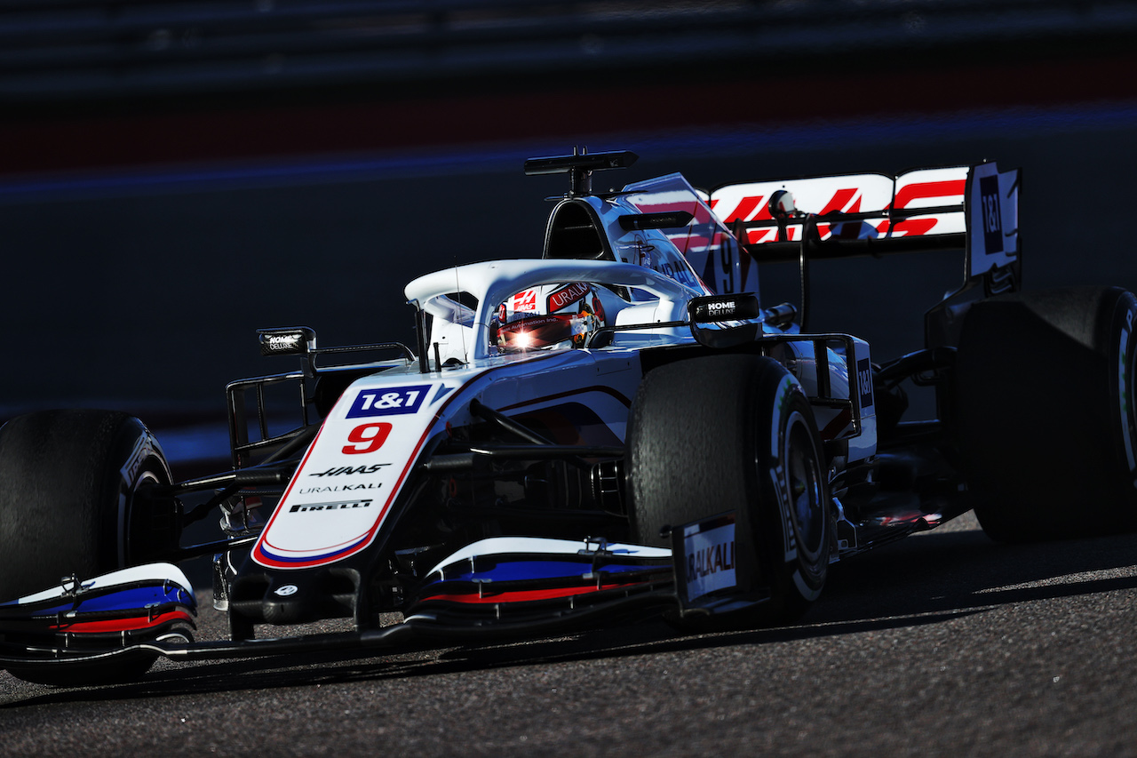 GP RUSSIA, Nikita Mazepin (RUS) Haas F1 Team VF-21.
24.09.2021. Formula 1 World Championship, Rd 15, Russian Grand Prix, Sochi Autodrom, Sochi, Russia, Practice Day.
- www.xpbimages.com, EMail: requests@xpbimages.com © Copyright: Moy / XPB Images