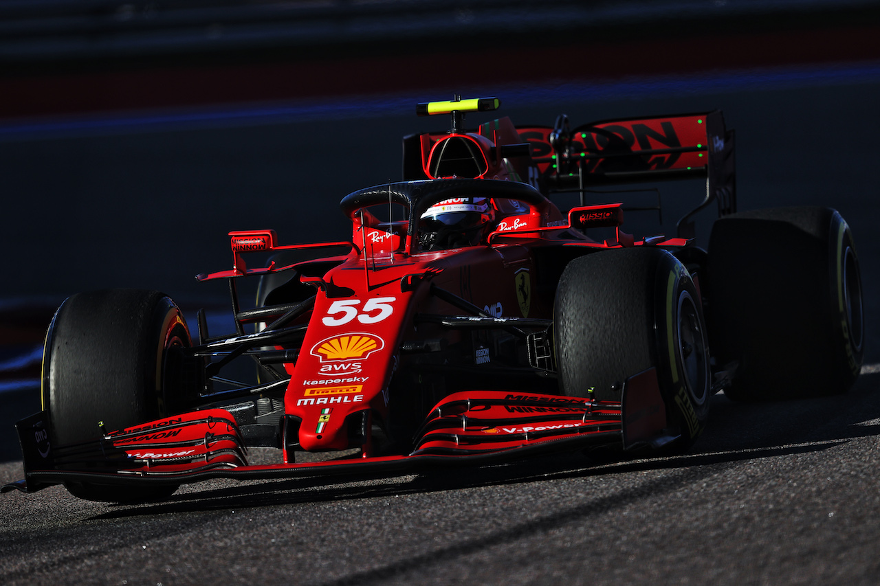 GP RUSSIA, Carlos Sainz Jr (ESP) Ferrari SF-21.
24.09.2021. Formula 1 World Championship, Rd 15, Russian Grand Prix, Sochi Autodrom, Sochi, Russia, Practice Day.
- www.xpbimages.com, EMail: requests@xpbimages.com © Copyright: Moy / XPB Images