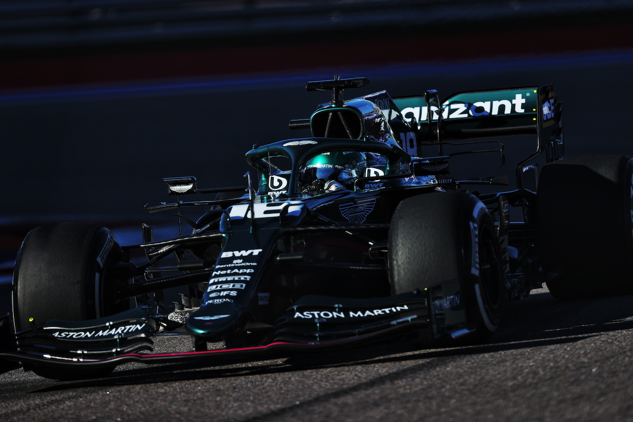 GP RUSSIA, Lance Stroll (CDN) Aston Martin F1 Team AMR21.
24.09.2021. Formula 1 World Championship, Rd 15, Russian Grand Prix, Sochi Autodrom, Sochi, Russia, Practice Day.
- www.xpbimages.com, EMail: requests@xpbimages.com © Copyright: Moy / XPB Images