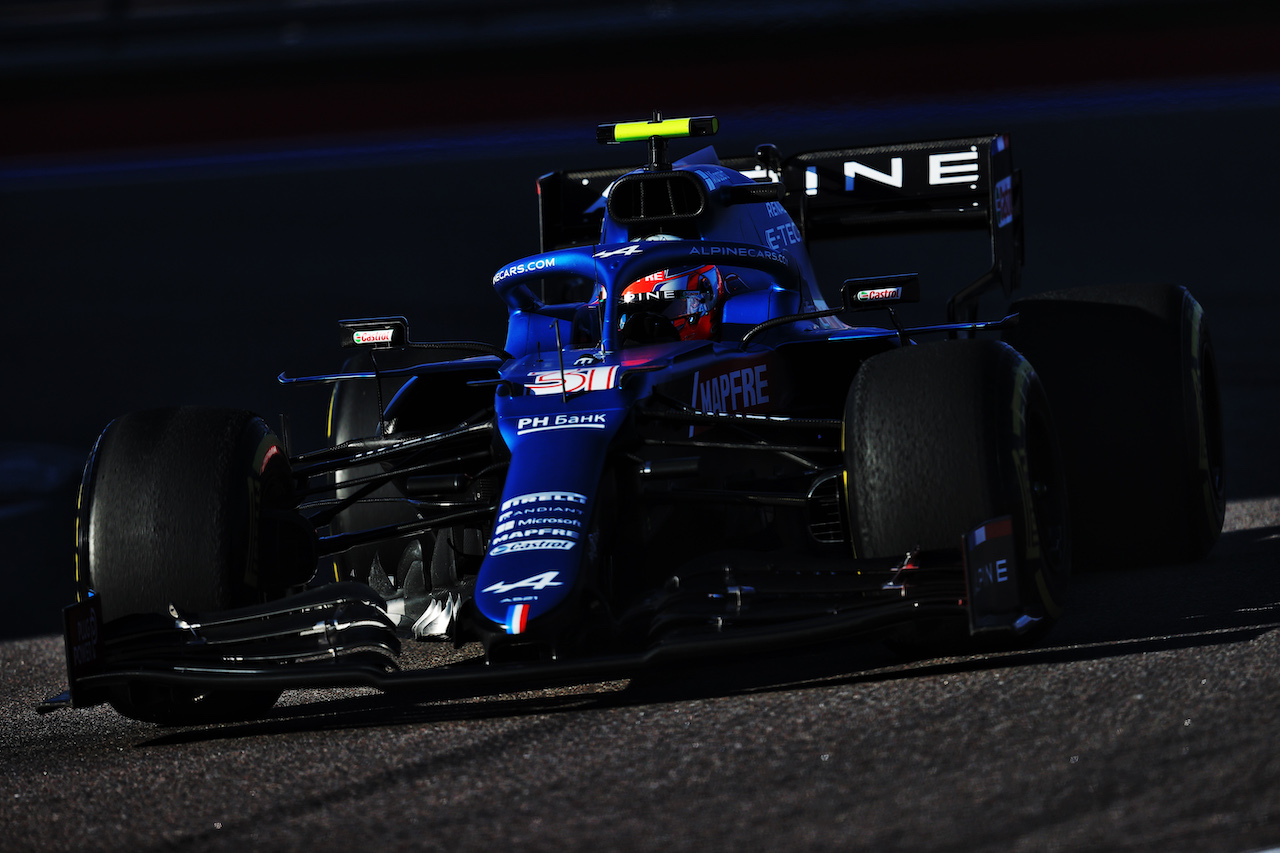 GP RUSSIA, Esteban Ocon (FRA) Alpine F1 Team A521.
24.09.2021. Formula 1 World Championship, Rd 15, Russian Grand Prix, Sochi Autodrom, Sochi, Russia, Practice Day.
- www.xpbimages.com, EMail: requests@xpbimages.com © Copyright: Moy / XPB Images