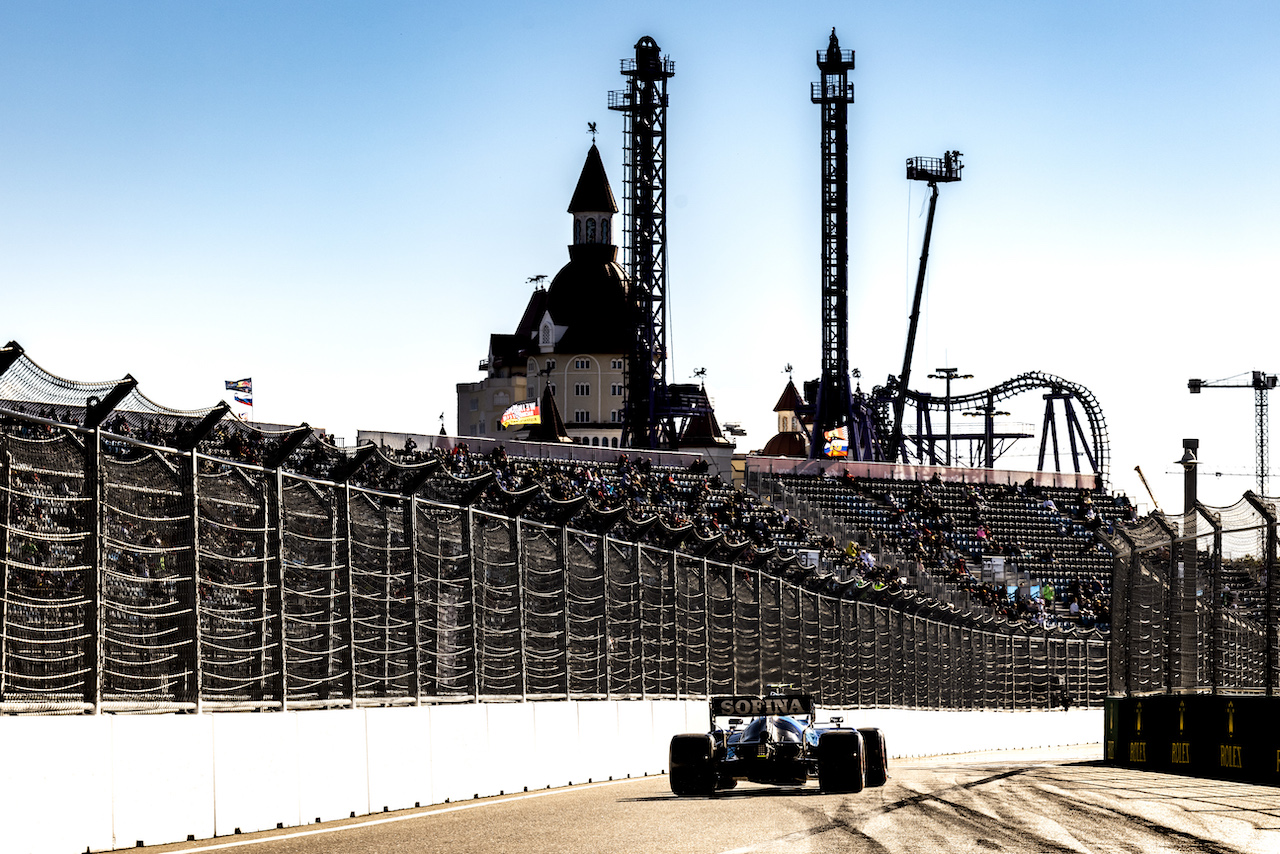 GP RUSSIA, Nicholas Latifi (CDN) Williams Racing FW43B.
24.09.2021. Formula 1 World Championship, Rd 15, Russian Grand Prix, Sochi Autodrom, Sochi, Russia, Practice Day.
- www.xpbimages.com, EMail: requests@xpbimages.com © Copyright: Bearne / XPB Images