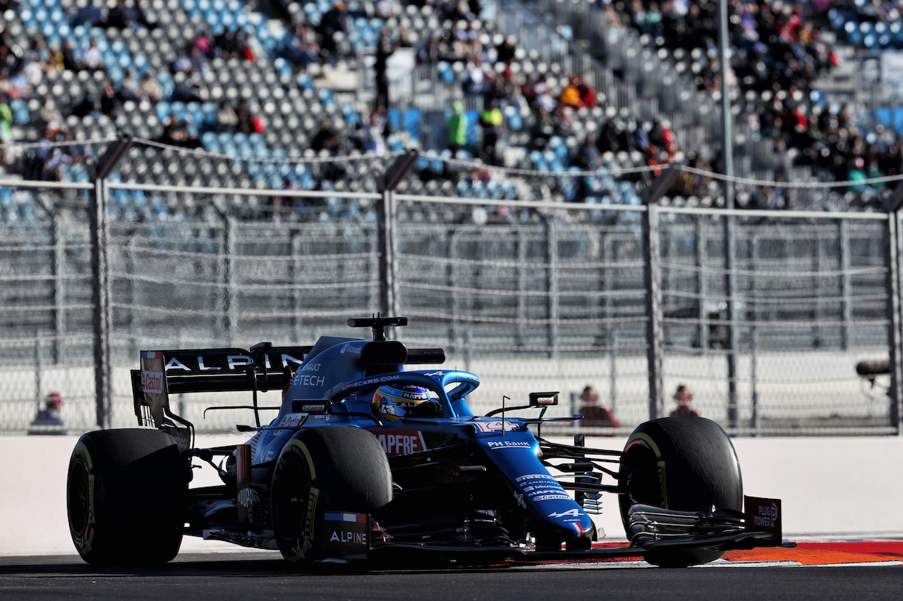 GP RUSSIA, Fernando Alonso (ESP) Alpine F1 Team A521.
24.09.2021. Formula 1 World Championship, Rd 15, Russian Grand Prix, Sochi Autodrom, Sochi, Russia, Practice Day.
- www.xpbimages.com, EMail: requests@xpbimages.com © Copyright: Batchelor / XPB Images