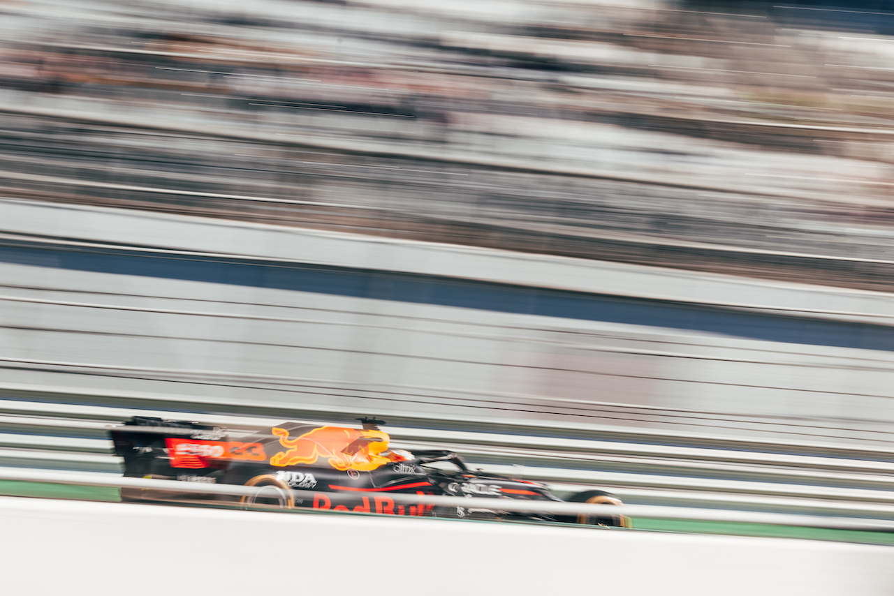 GP RUSSIA, Max Verstappen (NLD) Red Bull Racing RB16B.
24.09.2021. Formula 1 World Championship, Rd 15, Russian Grand Prix, Sochi Autodrom, Sochi, Russia, Practice Day.
- www.xpbimages.com, EMail: requests@xpbimages.com © Copyright: Bearne / XPB Images