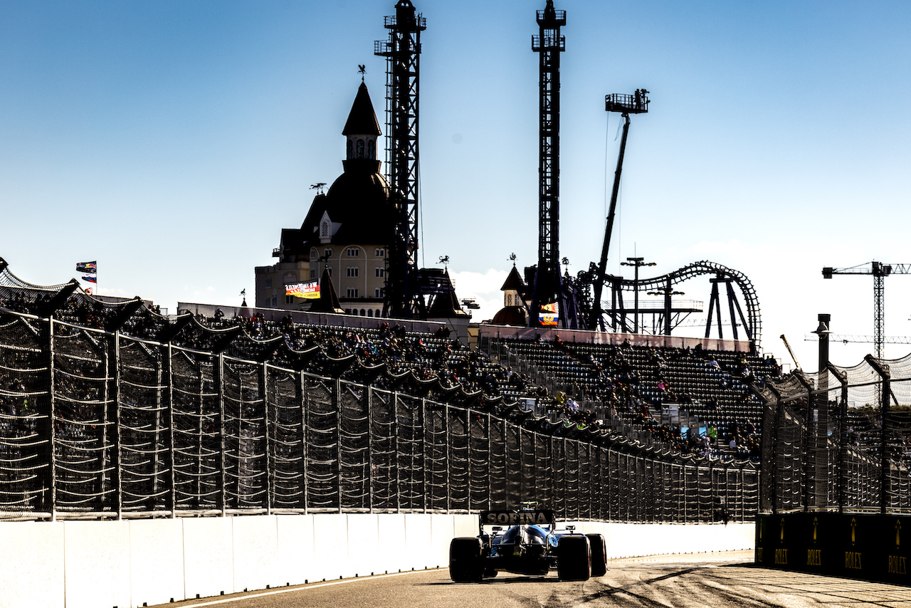 GP RUSSIA, Nicholas Latifi (CDN) Williams Racing FW43B.
24.09.2021. Formula 1 World Championship, Rd 15, Russian Grand Prix, Sochi Autodrom, Sochi, Russia, Practice Day.
- www.xpbimages.com, EMail: requests@xpbimages.com © Copyright: Bearne / XPB Images