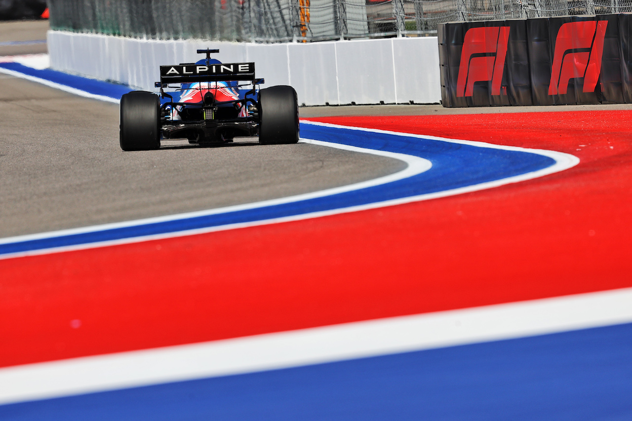 GP RUSSIA, Fernando Alonso (ESP) Alpine F1 Team A521.
24.09.2021. Formula 1 World Championship, Rd 15, Russian Grand Prix, Sochi Autodrom, Sochi, Russia, Practice Day.
- www.xpbimages.com, EMail: requests@xpbimages.com © Copyright: Moy / XPB Images