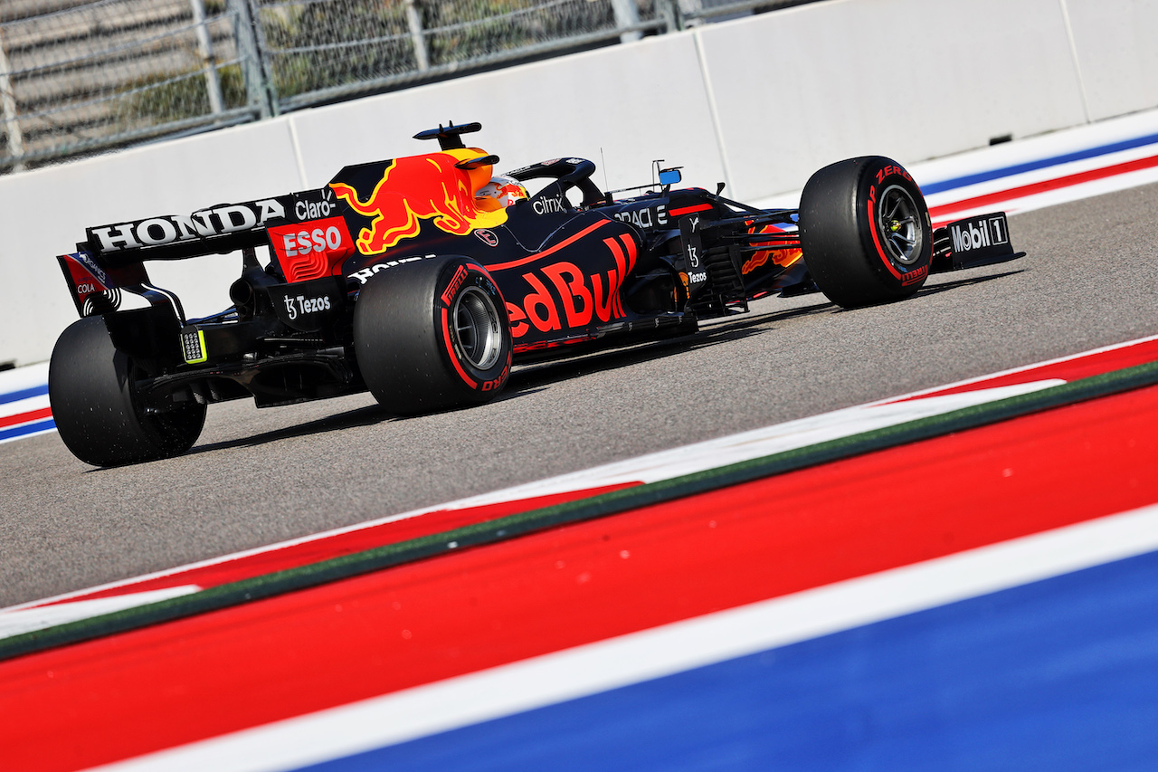 GP RUSSIA, Max Verstappen (NLD) Red Bull Racing RB16B.
24.09.2021. Formula 1 World Championship, Rd 15, Russian Grand Prix, Sochi Autodrom, Sochi, Russia, Practice Day.
- www.xpbimages.com, EMail: requests@xpbimages.com © Copyright: Moy / XPB Images