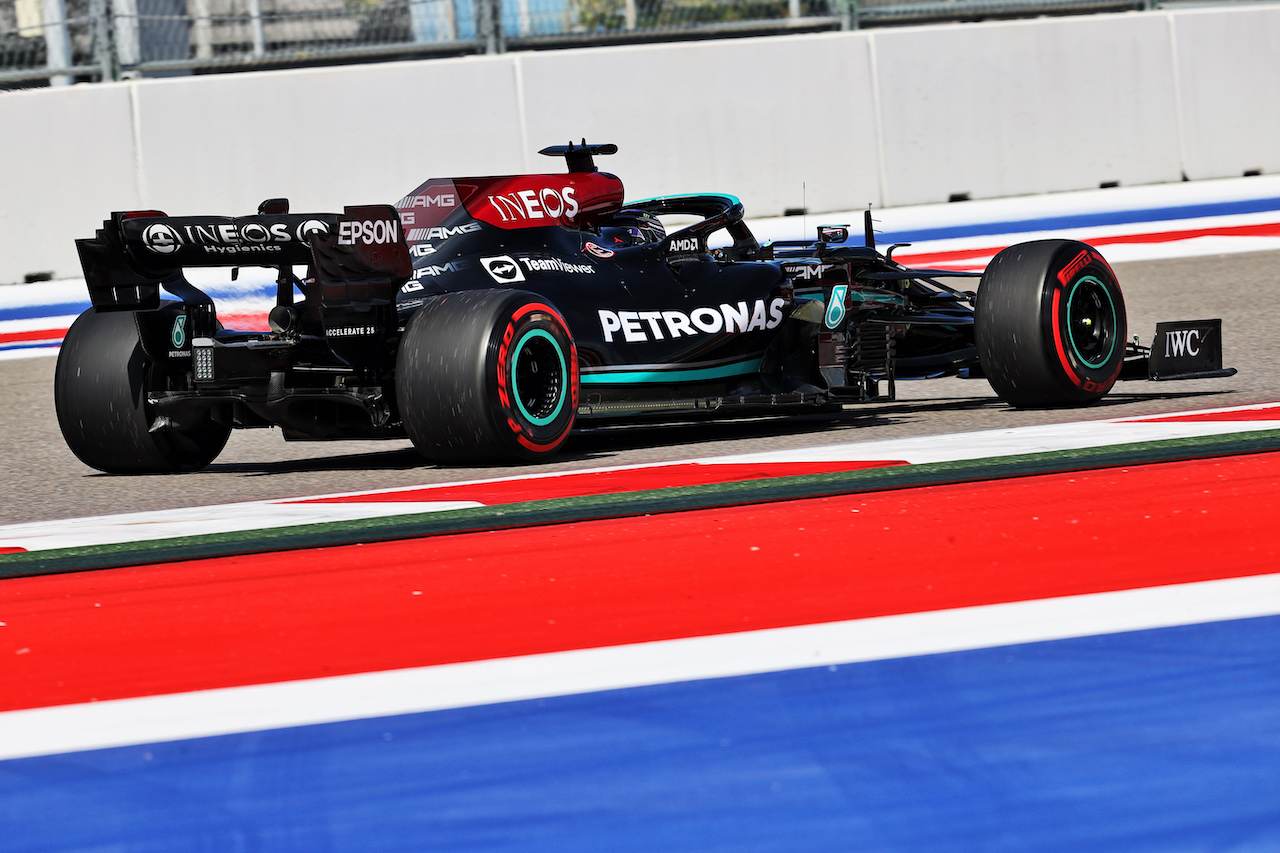 GP RUSSIA, Lewis Hamilton (GBR) Mercedes AMG F1 W12.
24.09.2021. Formula 1 World Championship, Rd 15, Russian Grand Prix, Sochi Autodrom, Sochi, Russia, Practice Day.
- www.xpbimages.com, EMail: requests@xpbimages.com © Copyright: Moy / XPB Images