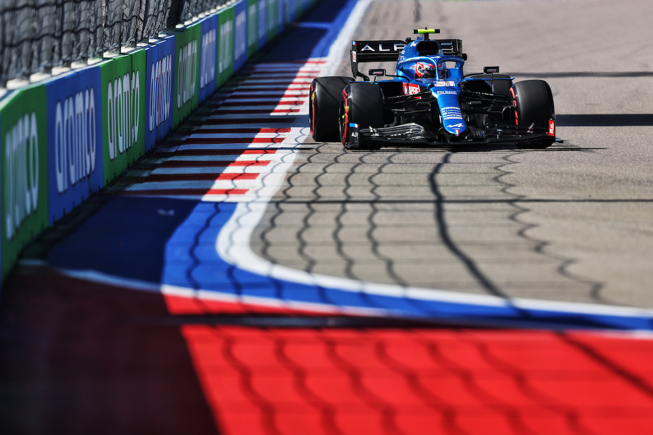 GP RUSSIA, Esteban Ocon (FRA) Alpine F1 Team A521.
24.09.2021. Formula 1 World Championship, Rd 15, Russian Grand Prix, Sochi Autodrom, Sochi, Russia, Practice Day.
- www.xpbimages.com, EMail: requests@xpbimages.com © Copyright: Moy / XPB Images