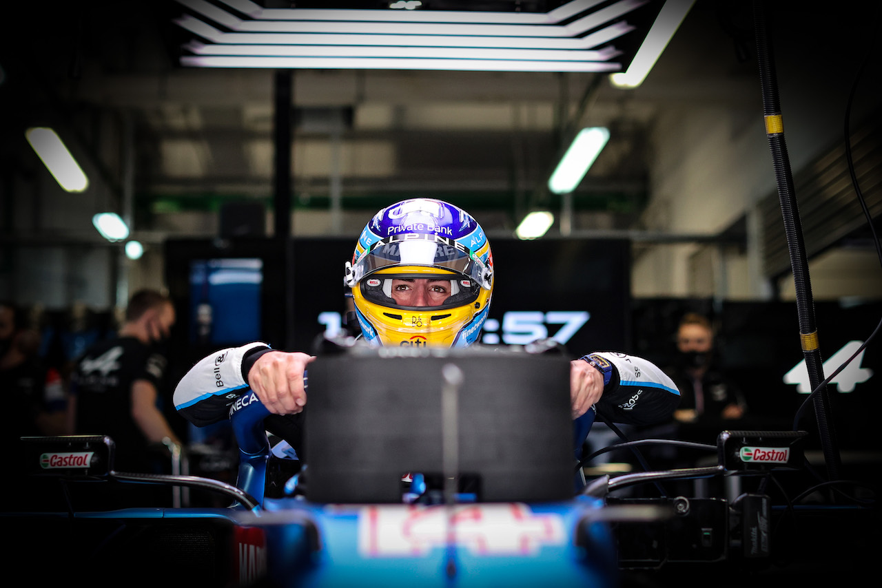 GP RUSSIA, Fernando Alonso (ESP) Alpine F1 Team A521.
24.09.2021. Formula 1 World Championship, Rd 15, Russian Grand Prix, Sochi Autodrom, Sochi, Russia, Practice Day.
- www.xpbimages.com, EMail: requests@xpbimages.com © Copyright: Charniaux / XPB Images