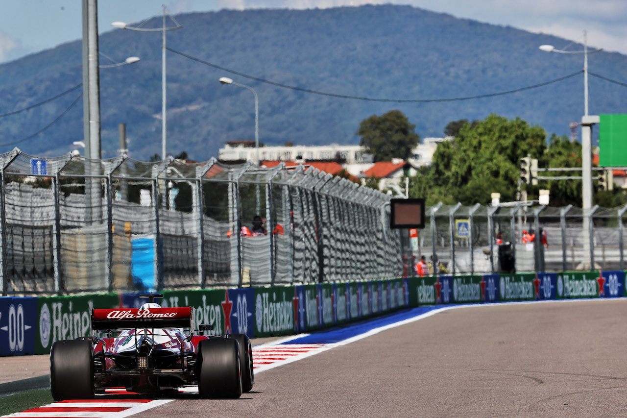 GP RUSSIA, Kimi Raikkonen (FIN) Alfa Romeo Racing C41.
24.09.2021. Formula 1 World Championship, Rd 15, Russian Grand Prix, Sochi Autodrom, Sochi, Russia, Practice Day.
- www.xpbimages.com, EMail: requests@xpbimages.com © Copyright: Batchelor / XPB Images