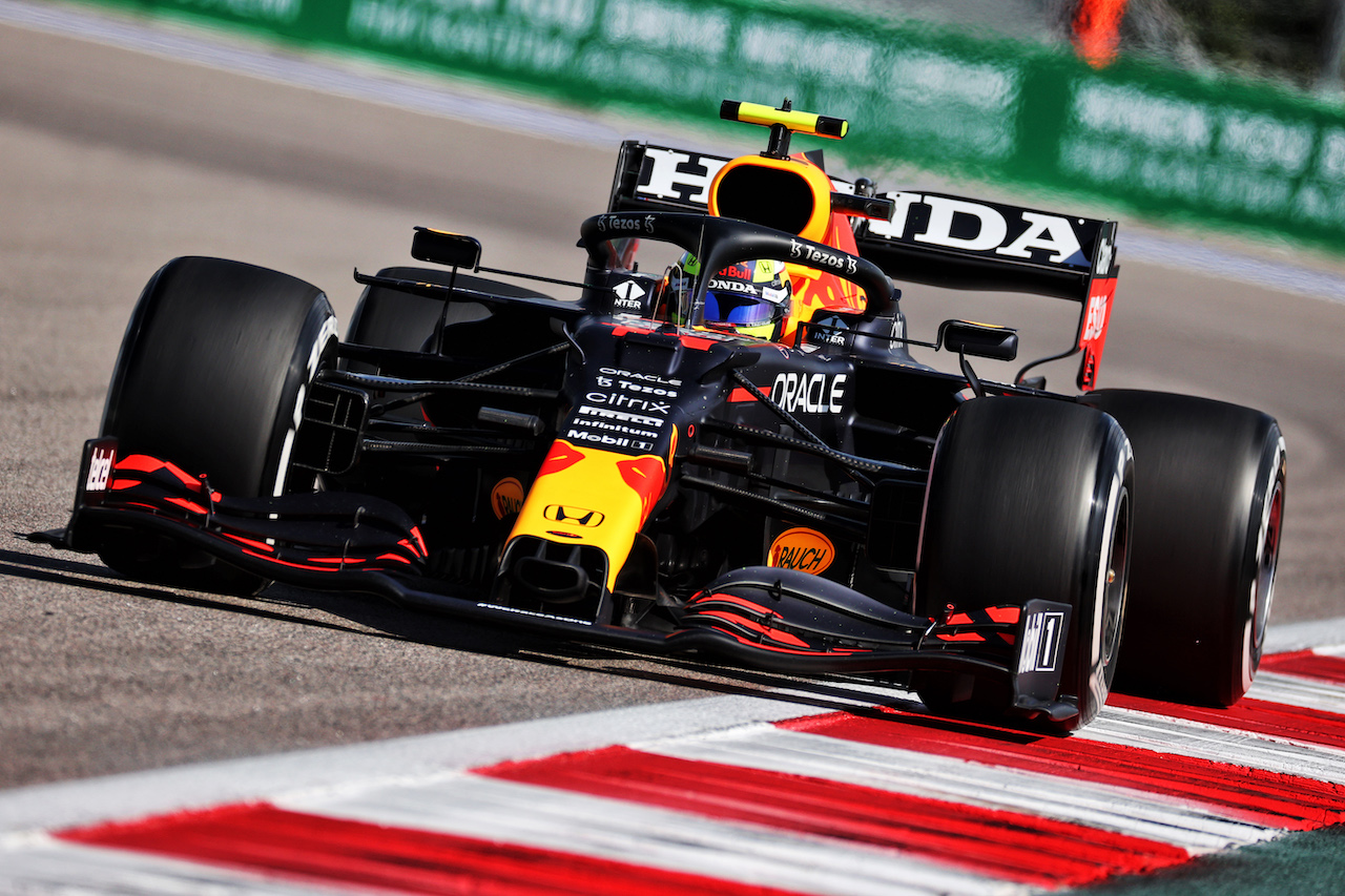 GP RUSSIA, Sergio Perez (MEX) Red Bull Racing RB16B.
24.09.2021. Formula 1 World Championship, Rd 15, Russian Grand Prix, Sochi Autodrom, Sochi, Russia, Practice Day.
- www.xpbimages.com, EMail: requests@xpbimages.com © Copyright: Batchelor / XPB Images