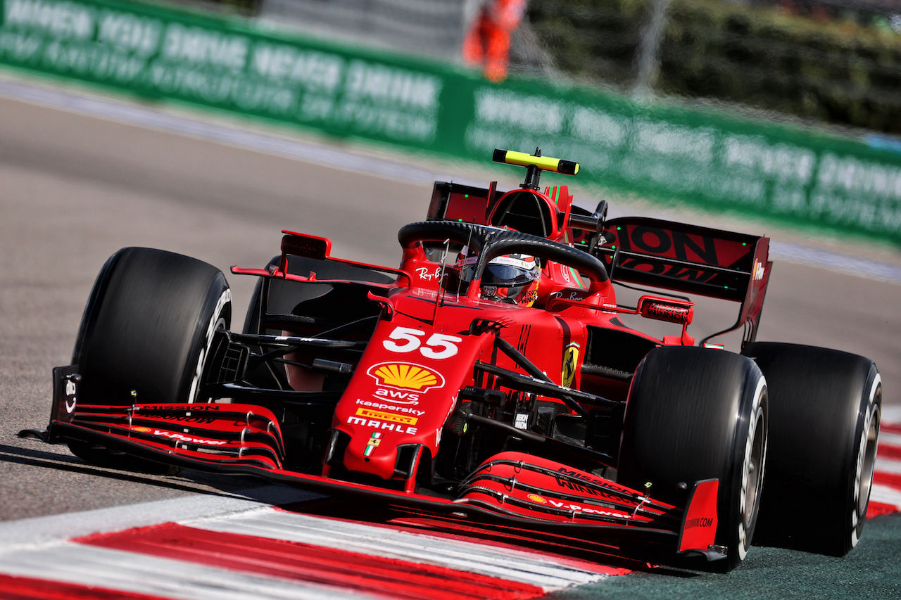 GP RUSSIA, Carlos Sainz Jr (ESP) Ferrari SF-21.
24.09.2021. Formula 1 World Championship, Rd 15, Russian Grand Prix, Sochi Autodrom, Sochi, Russia, Practice Day.
- www.xpbimages.com, EMail: requests@xpbimages.com © Copyright: Batchelor / XPB Images