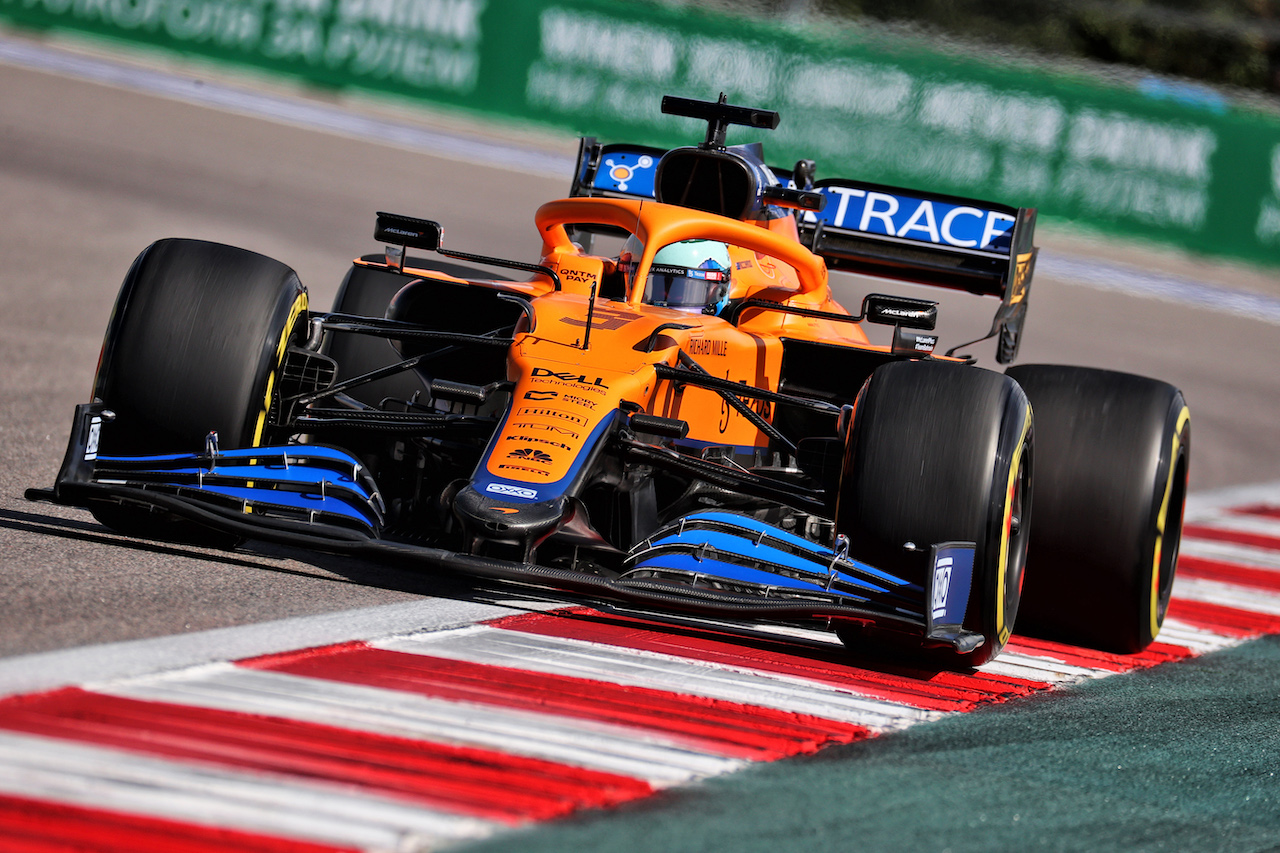 GP RUSSIA, Daniel Ricciardo (AUS) McLaren MCL35M.
24.09.2021. Formula 1 World Championship, Rd 15, Russian Grand Prix, Sochi Autodrom, Sochi, Russia, Practice Day.
- www.xpbimages.com, EMail: requests@xpbimages.com © Copyright: Batchelor / XPB Images