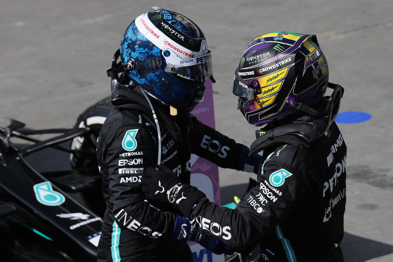 GP SAN PAOLO, 1st place Lewis Hamilton (GBR) Mercedes AMG F1 W12 e 3rd place Lewis Hamilton (GBR) Mercedes AMG F1.
14.11.2021. Formula 1 World Championship, Rd 19, Brazilian Grand Prix, Sao Paulo, Brazil, Gara Day.
- www.xpbimages.com, EMail: requests@xpbimages.com © Copyright: Batchelor / XPB Images