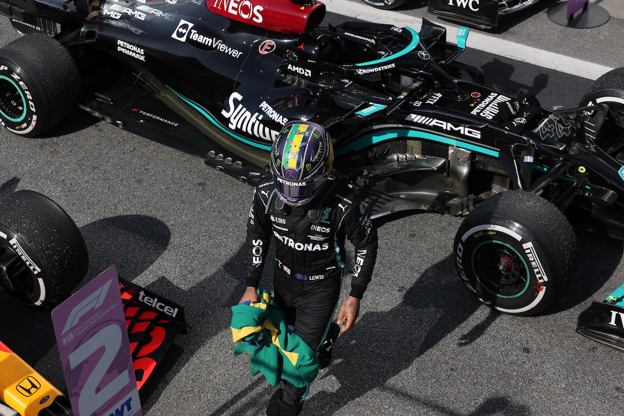 GP SAN PAOLO, 1st place Lewis Hamilton (GBR) Mercedes AMG F1 W12.
14.11.2021. Formula 1 World Championship, Rd 19, Brazilian Grand Prix, Sao Paulo, Brazil, Gara Day.
- www.xpbimages.com, EMail: requests@xpbimages.com © Copyright: Batchelor / XPB Images