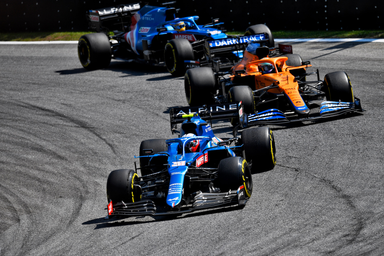 GP SAN PAOLO, Esteban Ocon (FRA) Alpine F1 Team A521.
14.11.2021. Formula 1 World Championship, Rd 19, Brazilian Grand Prix, Sao Paulo, Brazil, Gara Day.
- www.xpbimages.com, EMail: requests@xpbimages.com © Copyright: Carezzevoli / XPB Images