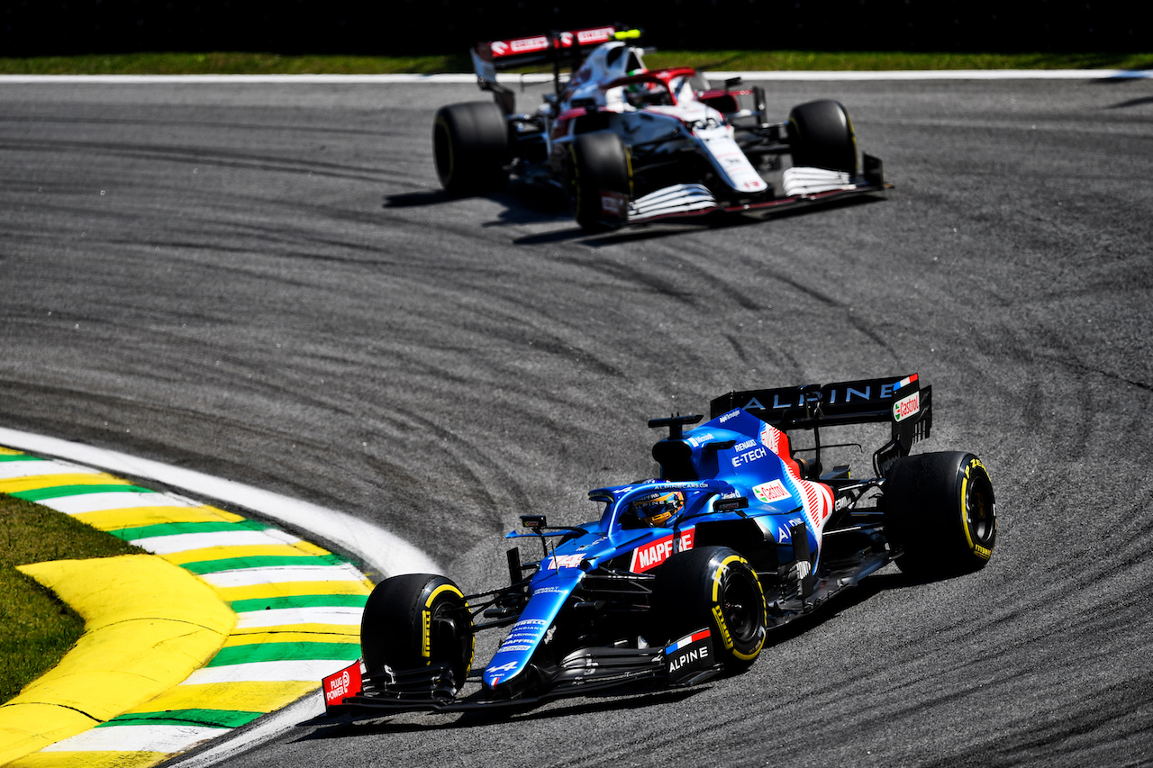 GP SAN PAOLO, Fernando Alonso (ESP) Alpine F1 Team A521.
14.11.2021. Formula 1 World Championship, Rd 19, Brazilian Grand Prix, Sao Paulo, Brazil, Gara Day.
- www.xpbimages.com, EMail: requests@xpbimages.com © Copyright: Carezzevoli / XPB Images