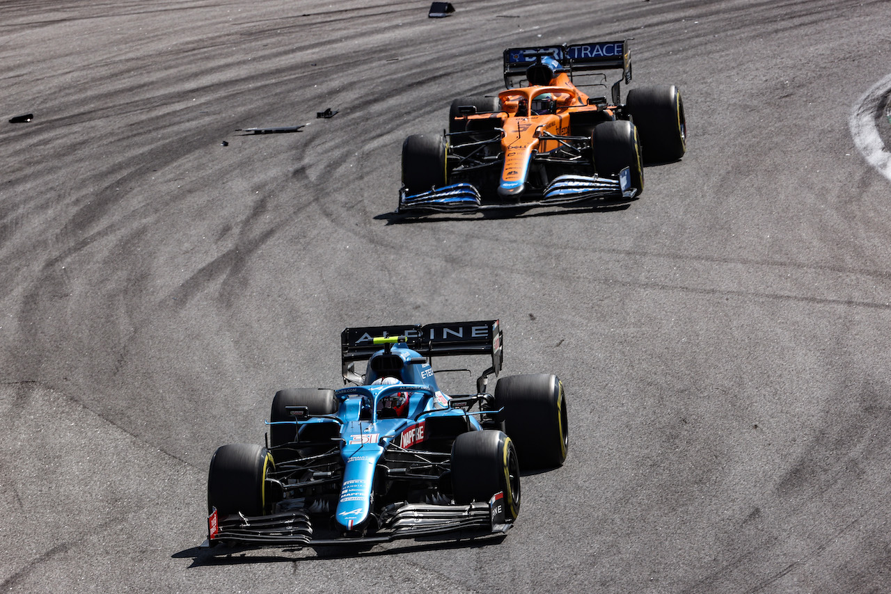 GP SAN PAOLO, Esteban Ocon (FRA) Alpine F1 Team A521.
14.11.2021. Formula 1 World Championship, Rd 19, Brazilian Grand Prix, Sao Paulo, Brazil, Gara Day.
- www.xpbimages.com, EMail: requests@xpbimages.com © Copyright: Charniaux / XPB Images