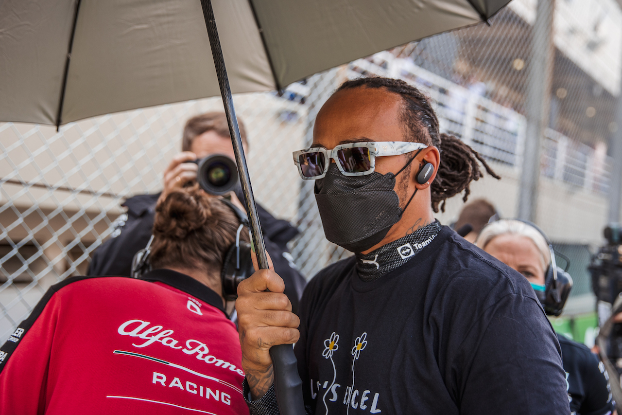 GP SAN PAOLO, Lewis Hamilton (GBR) Mercedes AMG F1 on the grid.
14.11.2021. Formula 1 World Championship, Rd 19, Brazilian Grand Prix, Sao Paulo, Brazil, Gara Day.
- www.xpbimages.com, EMail: requests@xpbimages.com © Copyright: Batchelor / XPB Images