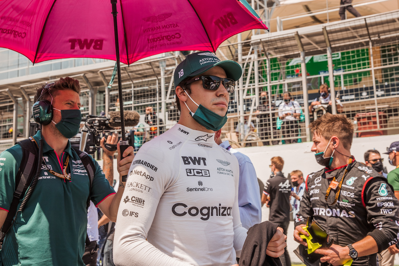 GP SAN PAOLO, Lance Stroll (CDN) Aston Martin F1 Team on the grid.
14.11.2021. Formula 1 World Championship, Rd 19, Brazilian Grand Prix, Sao Paulo, Brazil, Gara Day.
- www.xpbimages.com, EMail: requests@xpbimages.com © Copyright: Batchelor / XPB Images