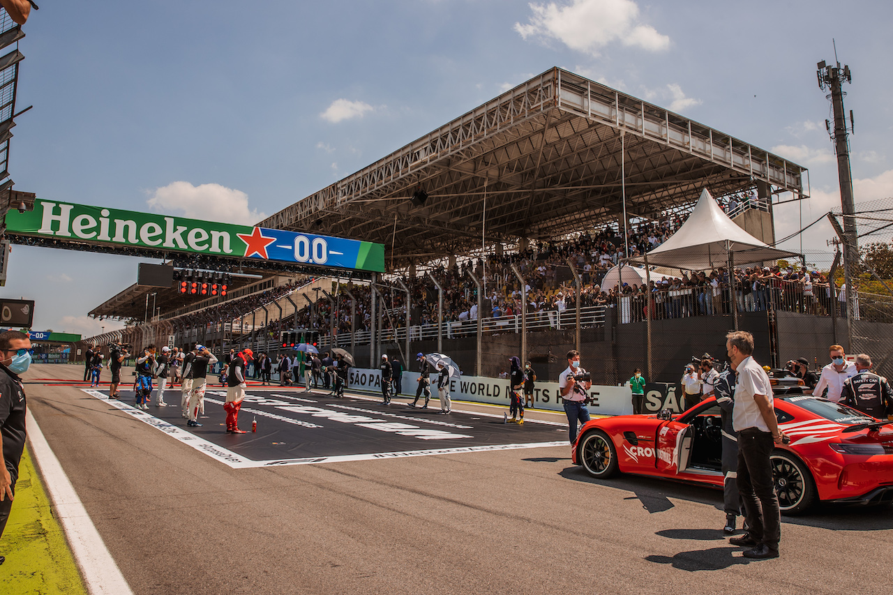 GP SAN PAOLO, Drivers on the grid.
14.11.2021. Formula 1 World Championship, Rd 19, Brazilian Grand Prix, Sao Paulo, Brazil, Gara Day.
- www.xpbimages.com, EMail: requests@xpbimages.com © Copyright: Batchelor / XPB Images
