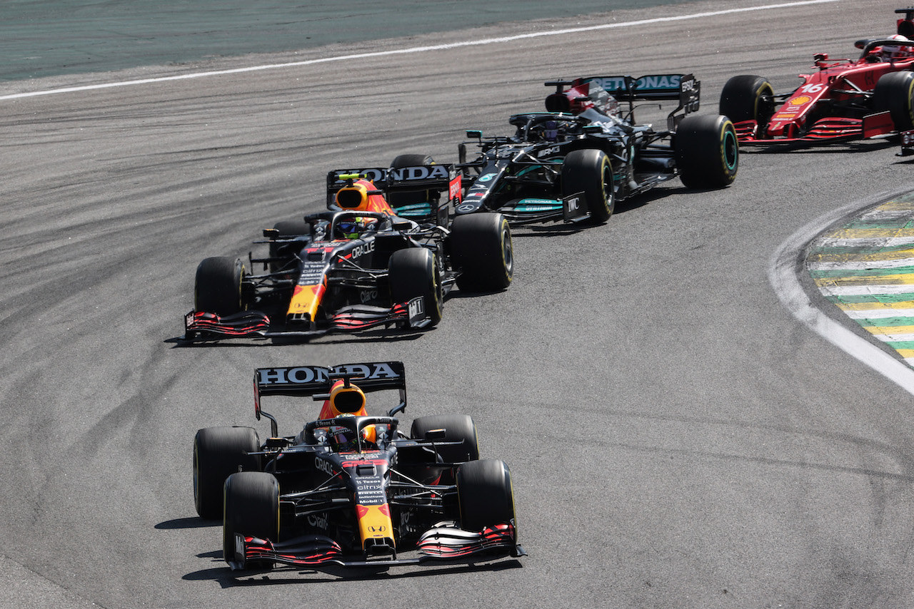 GP SAN PAOLO, Max Verstappen (NLD) Red Bull Racing RB16B.
14.11.2021. Formula 1 World Championship, Rd 19, Brazilian Grand Prix, Sao Paulo, Brazil, Gara Day.
- www.xpbimages.com, EMail: requests@xpbimages.com © Copyright: Charniaux / XPB Images
