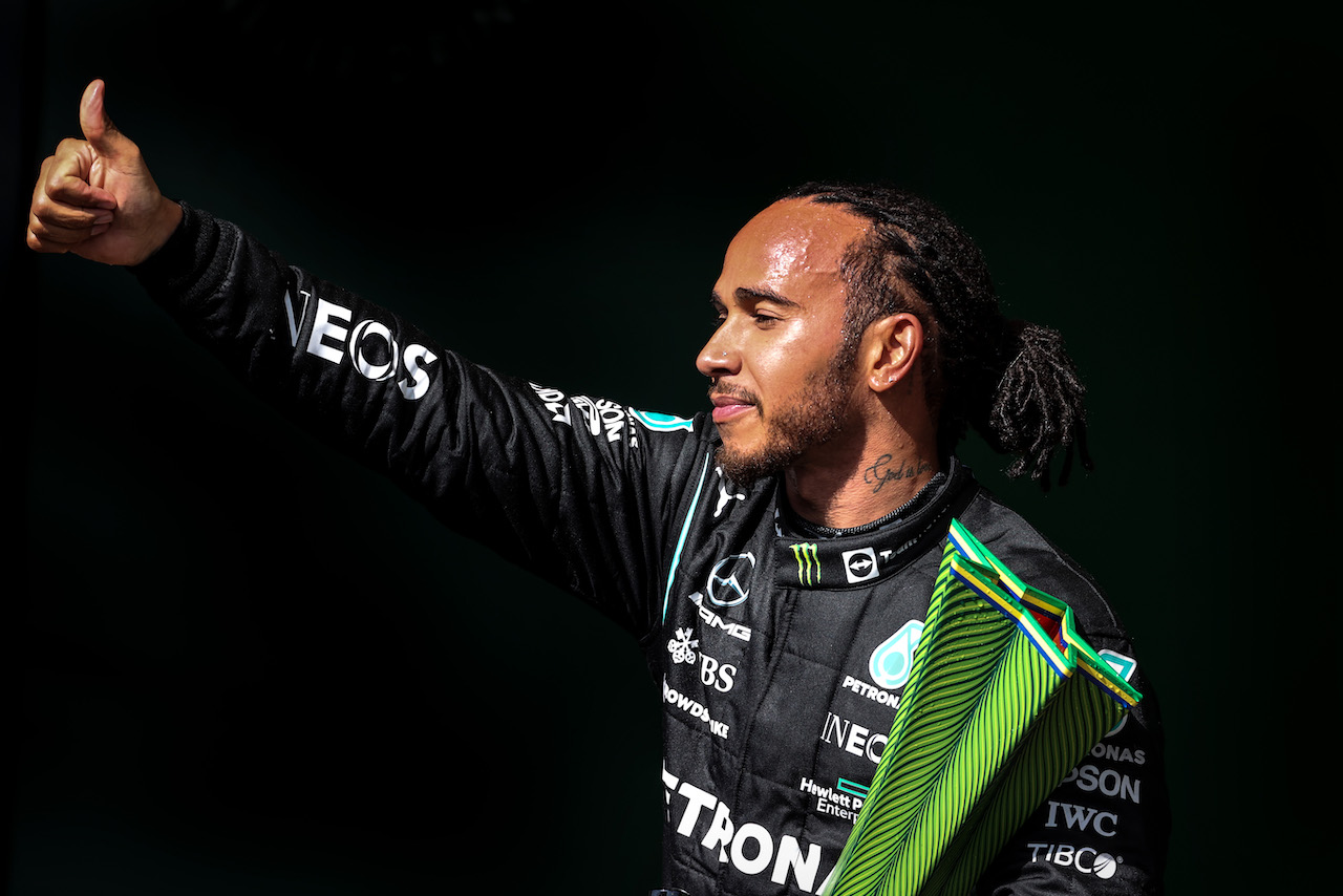 GP SAN PAOLO, Gara winner Lewis Hamilton (GBR) Mercedes AMG F1 celebrates on the podium.
14.11.2021. Formula 1 World Championship, Rd 19, Brazilian Grand Prix, Sao Paulo, Brazil, Gara Day.
- www.xpbimages.com, EMail: requests@xpbimages.com © Copyright: Charniaux / XPB Images