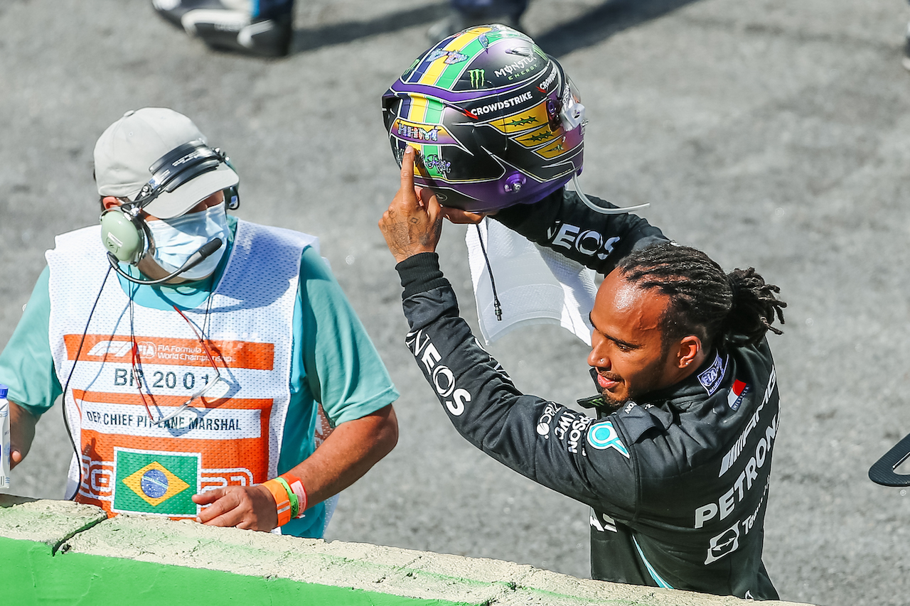 GP SAN PAOLO, Gara winner Lewis Hamilton (GBR) Mercedes AMG F1 celebrates in parc ferme.
14.11.2021. Formula 1 World Championship, Rd 19, Brazilian Grand Prix, Sao Paulo, Brazil, Gara Day.
- www.xpbimages.com, EMail: requests@xpbimages.com © Copyright: XPB Images