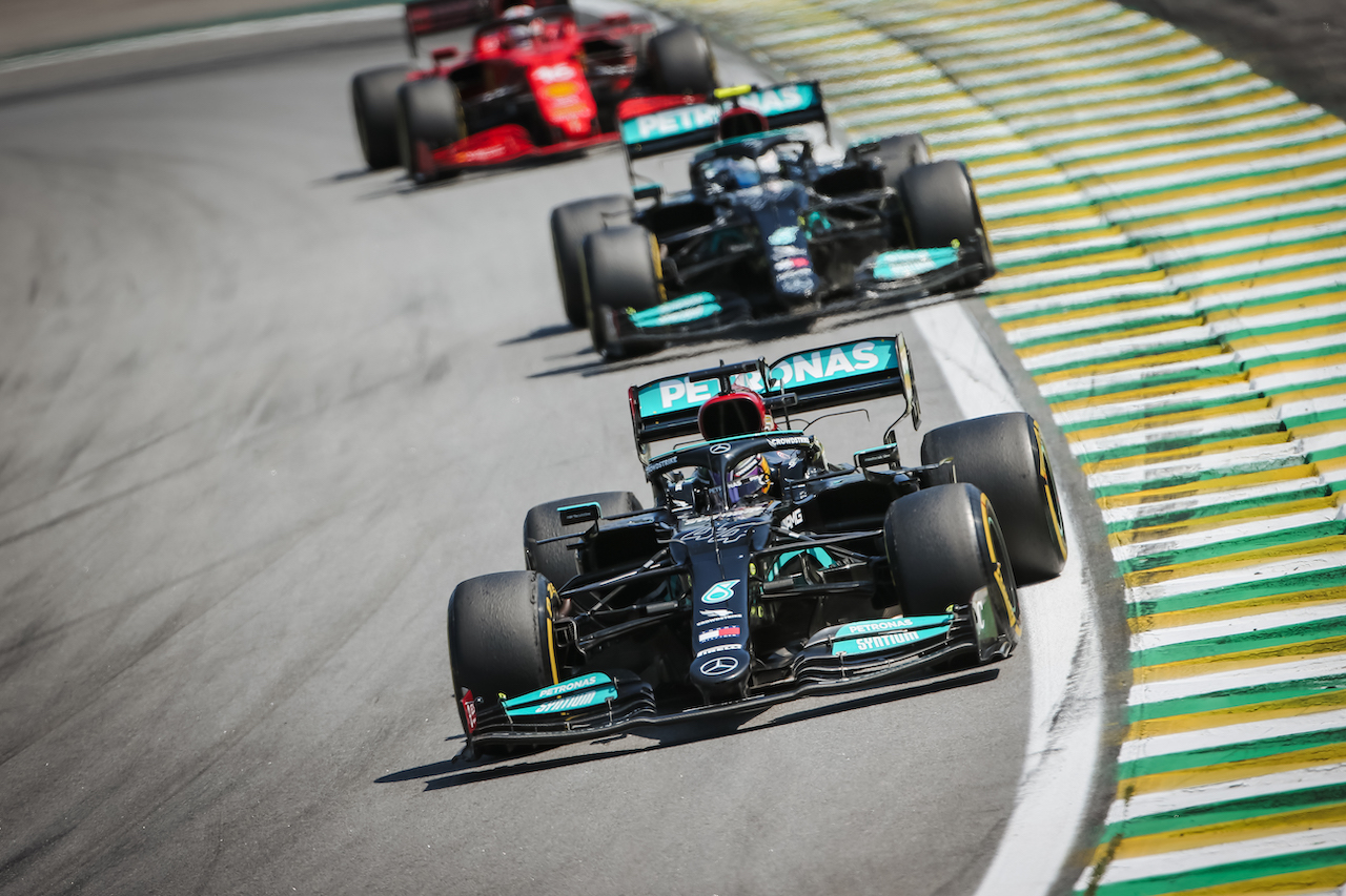 GP SAN PAOLO, Lewis Hamilton (GBR) Mercedes AMG F1 W12.
14.11.2021. Formula 1 World Championship, Rd 19, Brazilian Grand Prix, Sao Paulo, Brazil, Gara Day.
- www.xpbimages.com, EMail: requests@xpbimages.com © Copyright: XPB Images