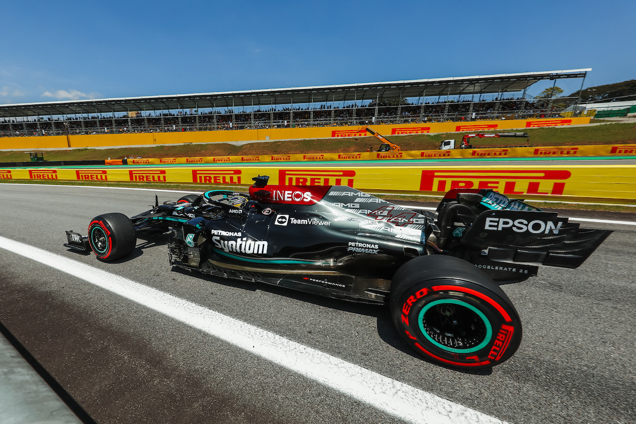 GP SAN PAOLO, Lewis Hamilton (GBR) Mercedes AMG F1 W12.
14.11.2021. Formula 1 World Championship, Rd 19, Brazilian Grand Prix, Sao Paulo, Brazil, Gara Day.
- www.xpbimages.com, EMail: requests@xpbimages.com © Copyright: XPB Images