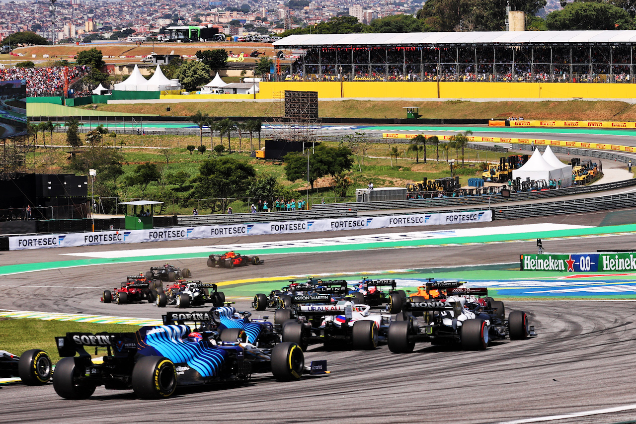 GP SAN PAOLO, George Russell (GBR) Williams Racing FW43B at the partenza of the race.
14.11.2021. Formula 1 World Championship, Rd 19, Brazilian Grand Prix, Sao Paulo, Brazil, Gara Day.
- www.xpbimages.com, EMail: requests@xpbimages.com © Copyright: Batchelor / XPB Images