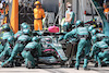 GP SAN PAOLO, Sebastian Vettel (GER) Aston Martin F1 Team AMR21 makes a pit stop.
14.11.2021. Formula 1 World Championship, Rd 19, Brazilian Grand Prix, Sao Paulo, Brazil, Gara Day.
- www.xpbimages.com, EMail: requests@xpbimages.com © Copyright: Charniaux / XPB Images