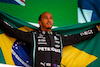 GP SAN PAOLO, Gara winner Lewis Hamilton (GBR) Mercedes AMG F1 celebrates on the podium.
14.11.2021. Formula 1 World Championship, Rd 19, Brazilian Grand Prix, Sao Paulo, Brazil, Gara Day.
- www.xpbimages.com, EMail: requests@xpbimages.com © Copyright: FIA Pool Image for Editorial Use Only