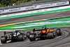 GP SAN PAOLO, Pierre Gasly (FRA) AlphaTauri AT02 e Daniel Ricciardo (AUS) McLaren MCL35M battle for position.
14.11.2021. Formula 1 World Championship, Rd 19, Brazilian Grand Prix, Sao Paulo, Brazil, Gara Day.
- www.xpbimages.com, EMail: requests@xpbimages.com © Copyright: Batchelor / XPB Images