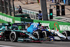 GP SAN PAOLO, Lance Stroll (CDN) Aston Martin F1 Team AMR21 e George Russell (GBR) Williams Racing FW43B battle for position.
14.11.2021. Formula 1 World Championship, Rd 19, Brazilian Grand Prix, Sao Paulo, Brazil, Gara Day.
- www.xpbimages.com, EMail: requests@xpbimages.com © Copyright: Batchelor / XPB Images