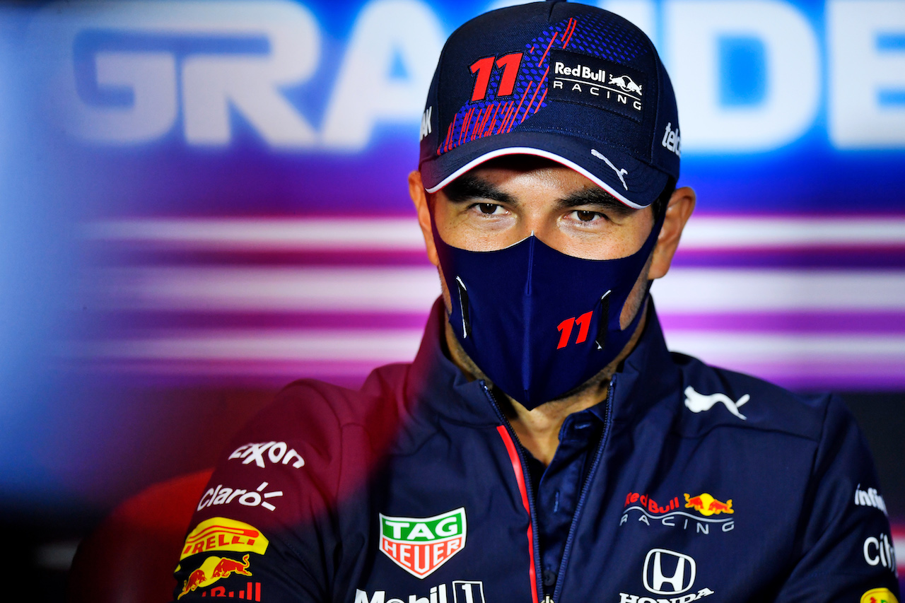 GP SAN PAOLO, Sergio Perez (MEX) Red Bull Racing in the FIA Press Conference.
11.11.2021. Formula 1 World Championship, Rd 19, Brazilian Grand Prix, Sao Paulo, Brazil, Preparation Day.
- www.xpbimages.com, EMail: requests@xpbimages.com © Copyright: Carezzevoli / XPB Images