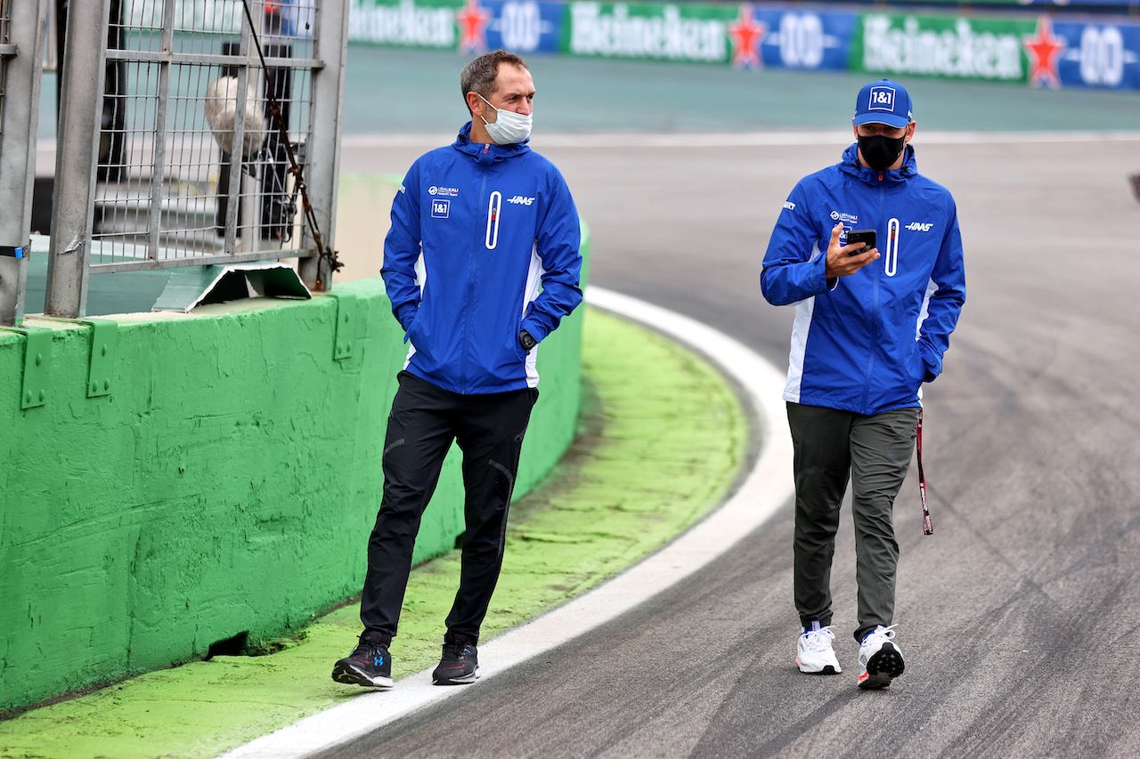 GP SAN PAOLO, Mick Schumacher (GER) Haas F1 Team (Right) walks the circuit.
11.11.2021. Formula 1 World Championship, Rd 19, Brazilian Grand Prix, Sao Paulo, Brazil, Preparation Day.
- www.xpbimages.com, EMail: requests@xpbimages.com © Copyright: Batchelor / XPB Images