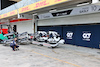 GP SAN PAOLO, Alfa Romeo Racing meccanici prepare in the pits.
11.11.2021. Formula 1 World Championship, Rd 19, Brazilian Grand Prix, Sao Paulo, Brazil, Preparation Day.
- www.xpbimages.com, EMail: requests@xpbimages.com © Copyright: Batchelor / XPB Images