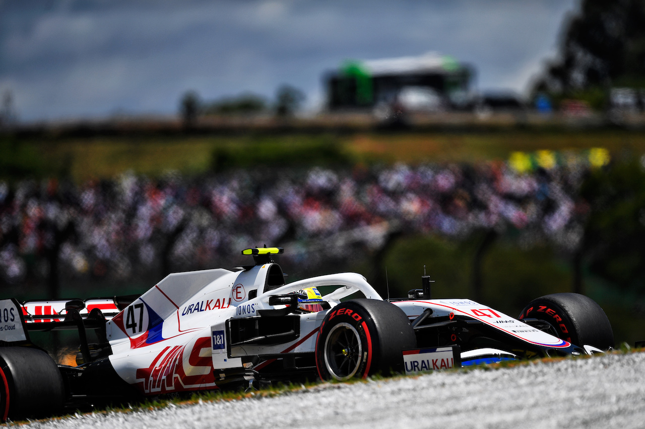 GP SAN PAOLO, Mick Schumacher (GER) Haas VF-21.
13.11.2021. Formula 1 World Championship, Rd 19, Brazilian Grand Prix, Sao Paulo, Brazil, Sprint Gara Day.
- www.xpbimages.com, EMail: requests@xpbimages.com © Copyright: Carezzevoli / XPB Images