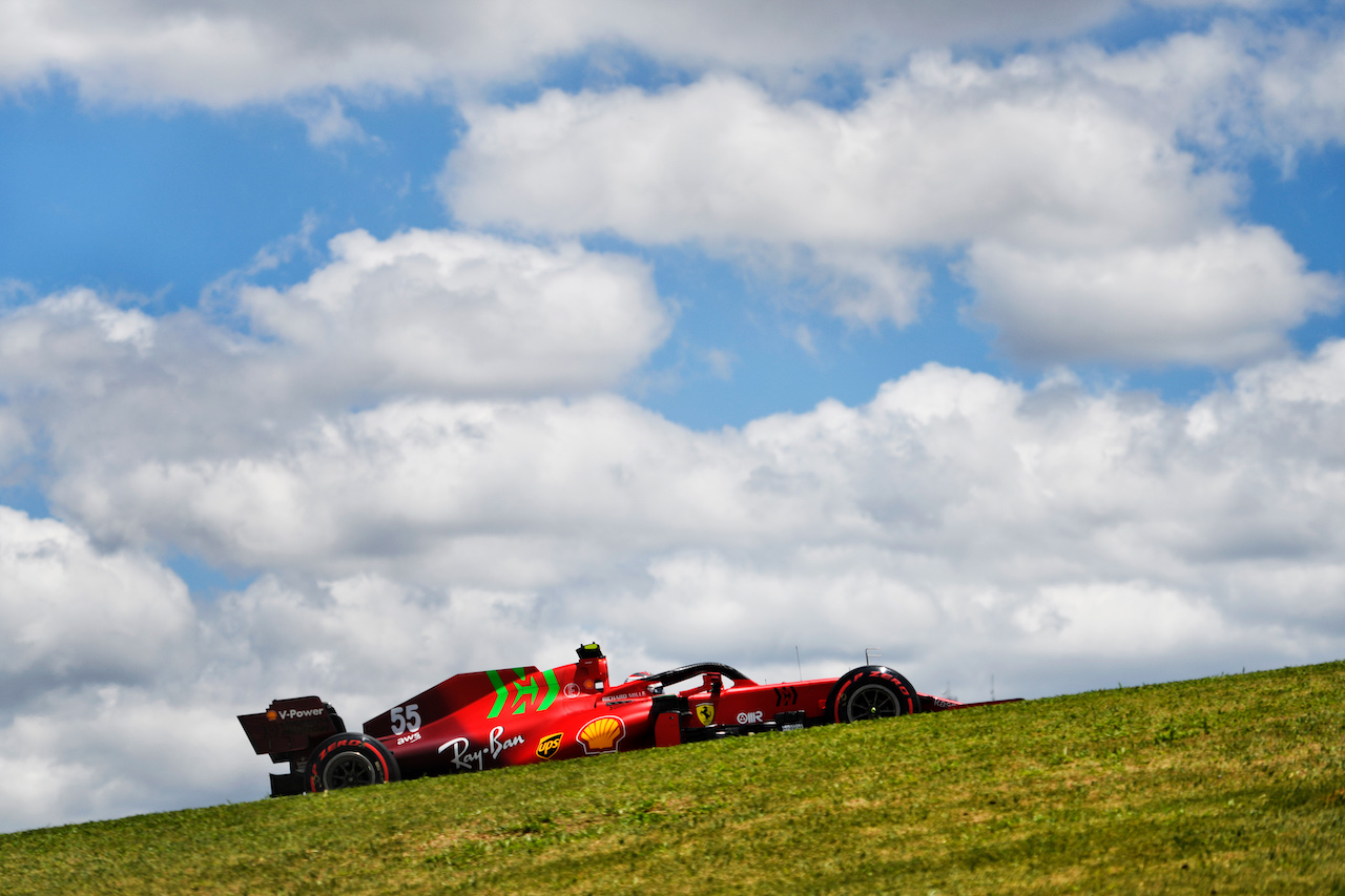 GP SAN PAOLO, Carlos Sainz Jr (ESP) Ferrari SF-21.
13.11.2021. Formula 1 World Championship, Rd 19, Brazilian Grand Prix, Sao Paulo, Brazil, Sprint Gara Day.
- www.xpbimages.com, EMail: requests@xpbimages.com © Copyright: Carezzevoli / XPB Images