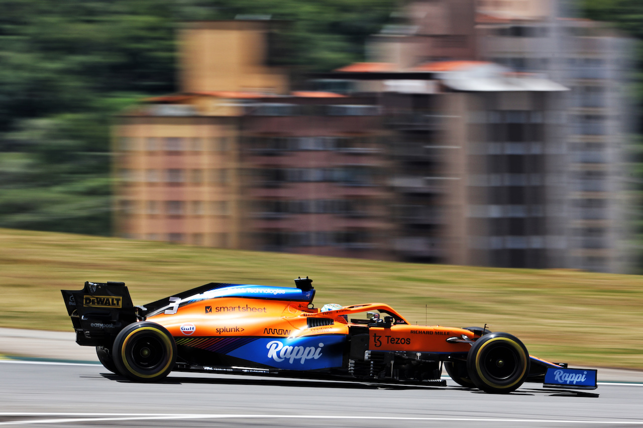 GP SAN PAOLO, Daniel Ricciardo (AUS) McLaren MCL35M.
13.11.2021. Formula 1 World Championship, Rd 19, Brazilian Grand Prix, Sao Paulo, Brazil, Sprint Gara Day.
- www.xpbimages.com, EMail: requests@xpbimages.com © Copyright: Batchelor / XPB Images