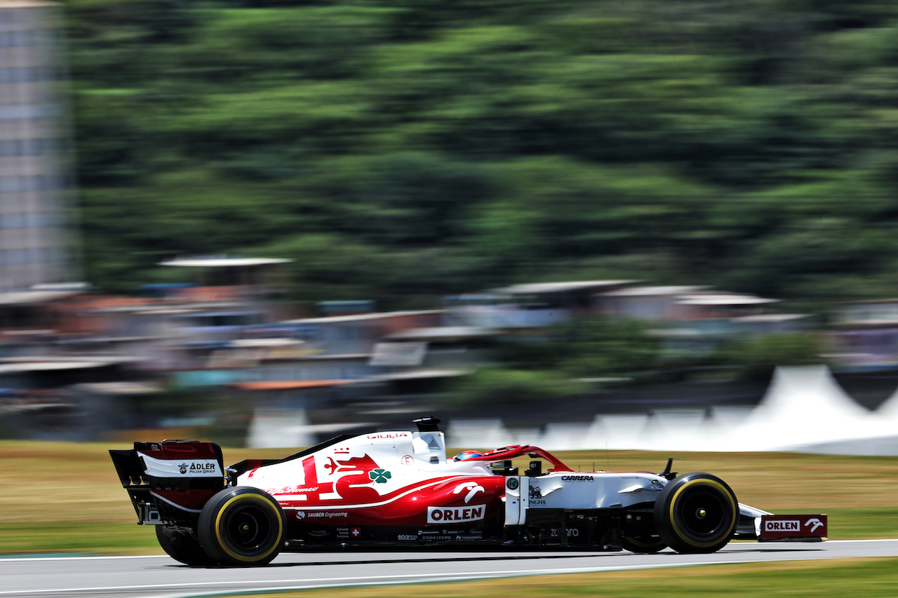 GP SAN PAOLO, Kimi Raikkonen (FIN) Alfa Romeo Racing C41.
13.11.2021. Formula 1 World Championship, Rd 19, Brazilian Grand Prix, Sao Paulo, Brazil, Sprint Gara Day.
- www.xpbimages.com, EMail: requests@xpbimages.com © Copyright: Batchelor / XPB Images