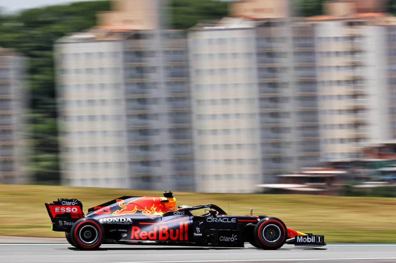 GP SAN PAOLO, Max Verstappen (NLD) Red Bull Racing RB16B.
13.11.2021. Formula 1 World Championship, Rd 19, Brazilian Grand Prix, Sao Paulo, Brazil, Sprint Gara Day.
- www.xpbimages.com, EMail: requests@xpbimages.com © Copyright: Batchelor / XPB Images