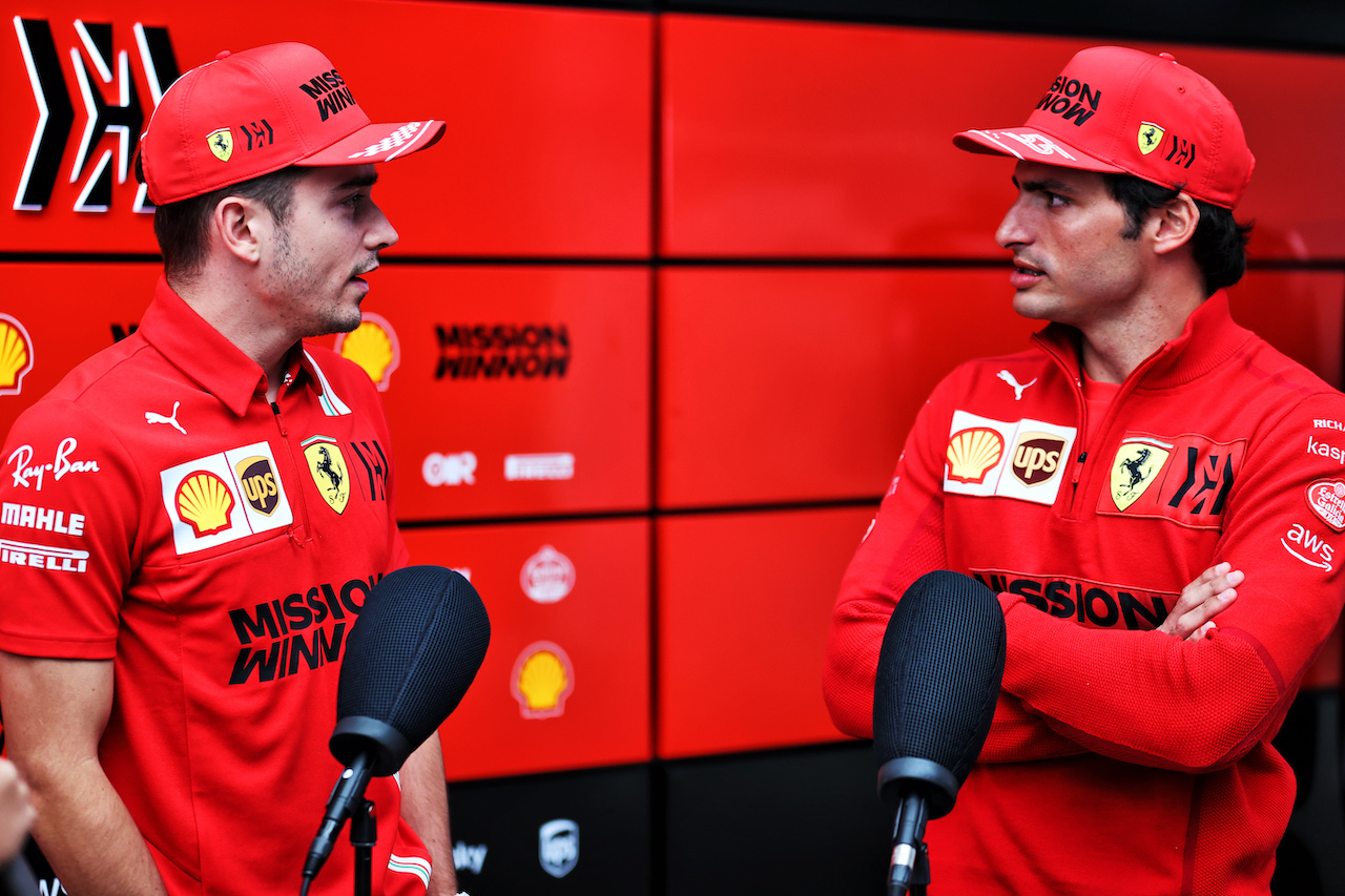 GP SAN PAOLO, (L to R): Charles Leclerc (MON) Ferrari with team mate Carlos Sainz Jr (ESP) Ferrari.
13.11.2021. Formula 1 World Championship, Rd 19, Brazilian Grand Prix, Sao Paulo, Brazil, Sprint Gara Day.
- www.xpbimages.com, EMail: requests@xpbimages.com © Copyright: Batchelor / XPB Images